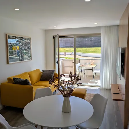 Porta Da - Paredes Da Vitoria Senhora da Vitoria