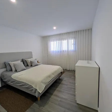 Porta Da - Paredes Da Vitoria