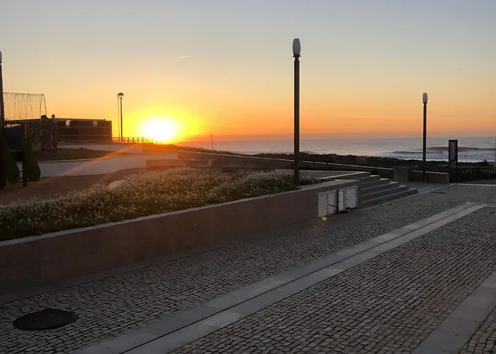 Porta Da - Paredes Da Vitória Apartamento *