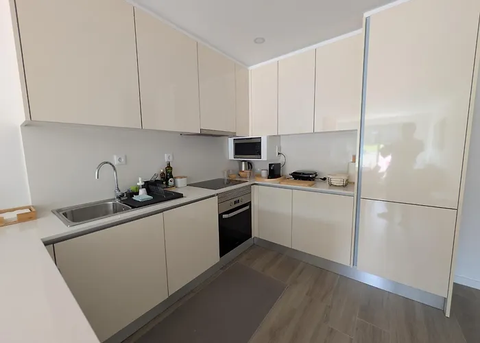 Porta Da - Paredes Da Vitória Senhora da Vitoria