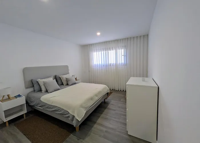 Porta Da - Paredes Da Vitória